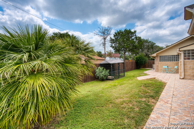 Listing photo id 34 for 585 Oak Bend Drive