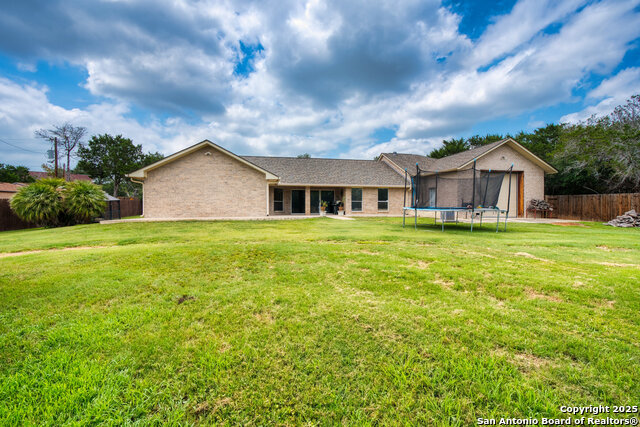 Listing photo id 38 for 585 Oak Bend Drive