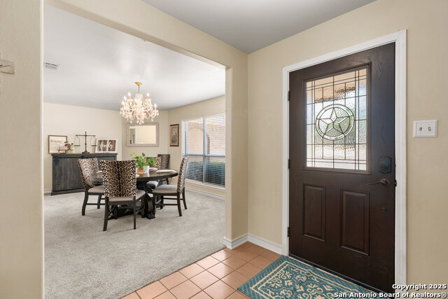 Listing photo id 4 for 585 Oak Bend Drive