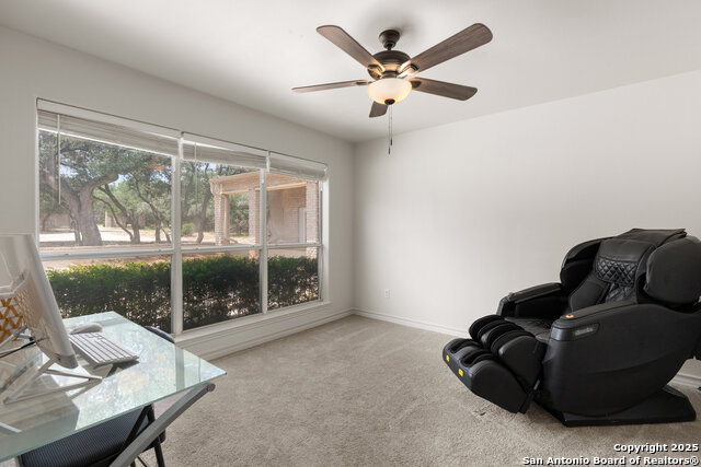 Listing photo id 7 for 585 Oak Bend Drive