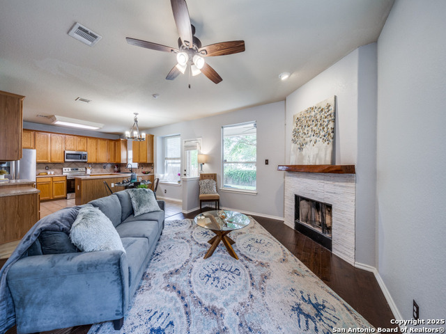 Image 10 of 26 For 520 Foxford Run Dr