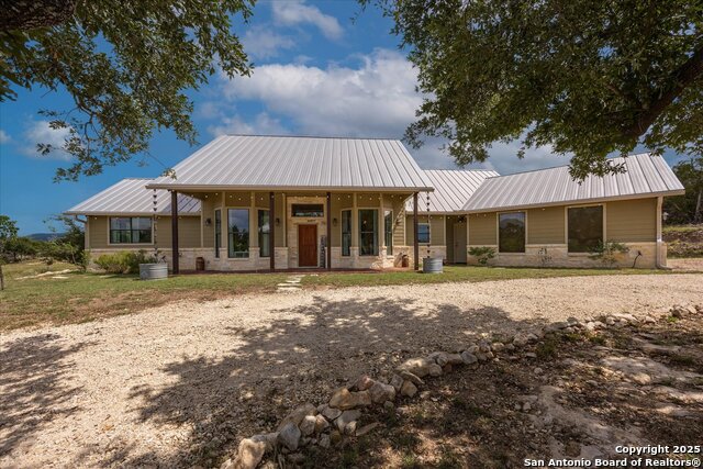 Image 3 of 58 For 122 Twisting Oaks Court
