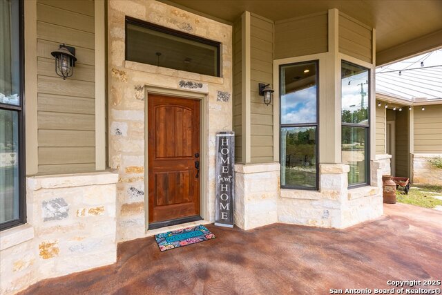 Image 6 of 58 For 122 Twisting Oaks Court