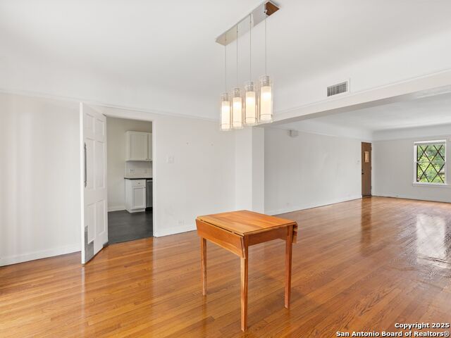 Listing photo id 8 for 148 Terrell