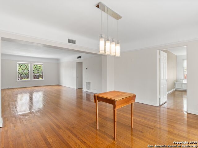 Listing photo id 9 for 148 Terrell