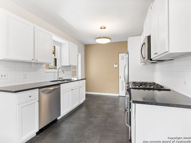 Listing photo id 11 for 148 Terrell