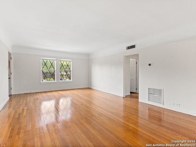 Listing photo id 4 for 148 Terrell