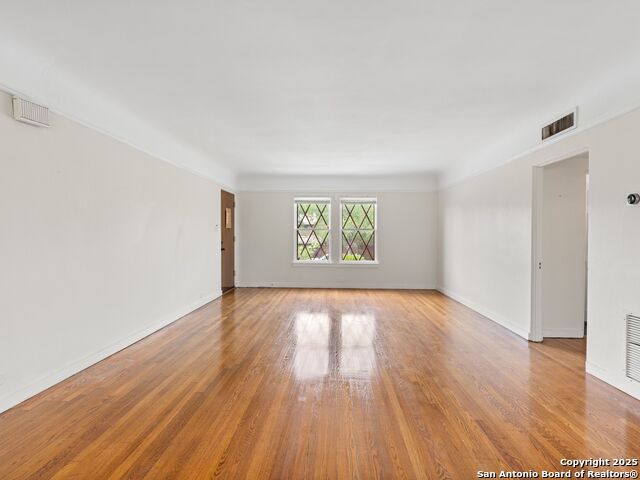 Listing photo id 6 for 148 Terrell