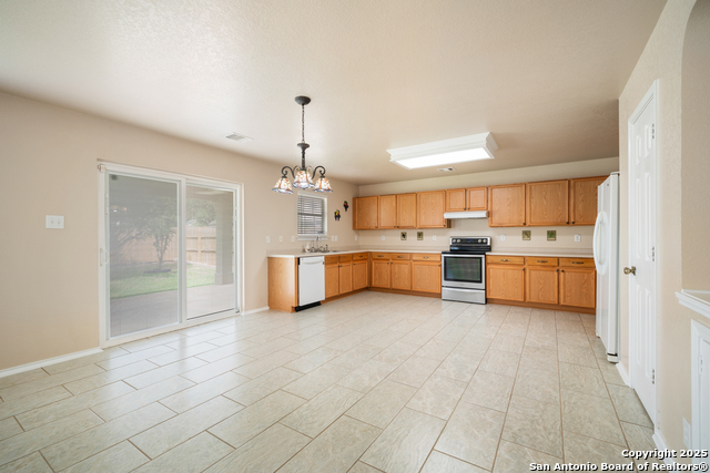 Listing photo id 12 for 7731 Cedar Farm