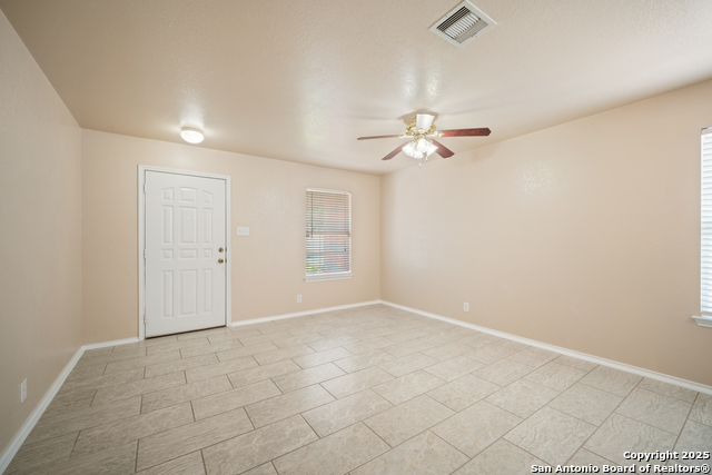 Listing photo id 3 for 7731 Cedar Farm