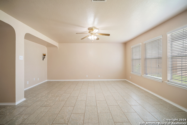 Listing photo id 6 for 7731 Cedar Farm