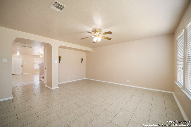 Listing photo id 7 for 7731 Cedar Farm
