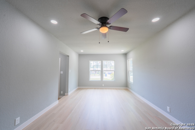 Listing photo id 9 for 234 Gaiety Ln
