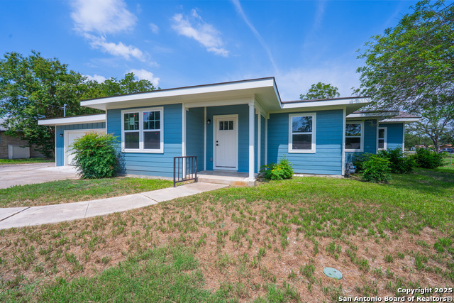 Listing photo id 3 for 234 Gaiety Ln