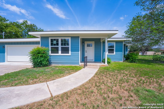 Listing photo id 5 for 234 Gaiety Ln