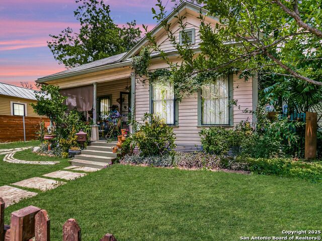 Details for 911 Camden St, San Antonio, TX 78215