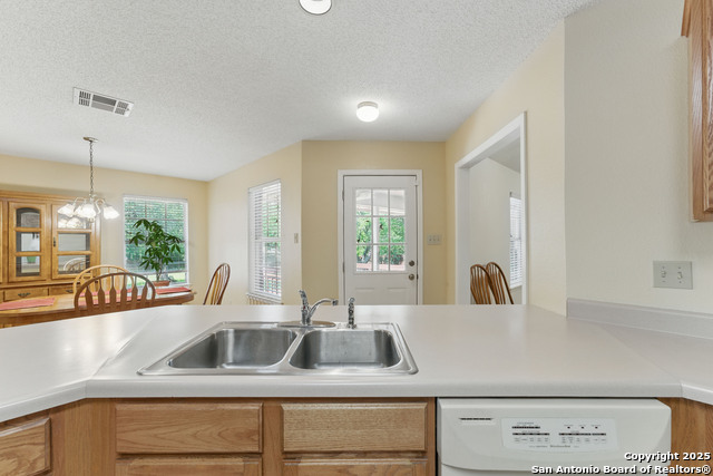 Image 15 of 52 For 1233 Oakcrest