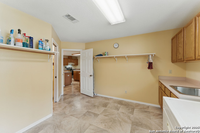 Image 24 of 52 For 1233 Oakcrest