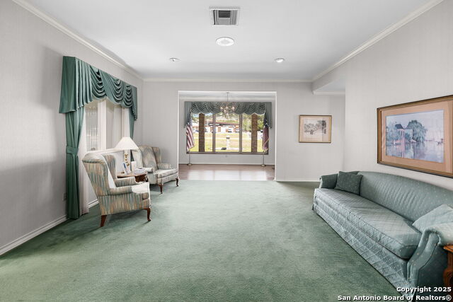 Listing photo id 9 for 1071 Fm 2673