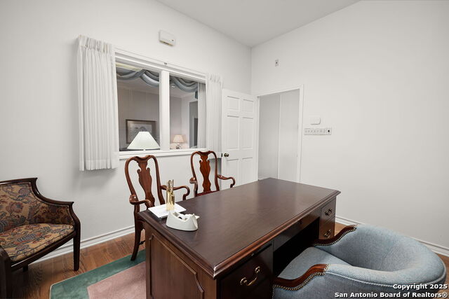 Listing photo id 11 for 1071 Fm 2673