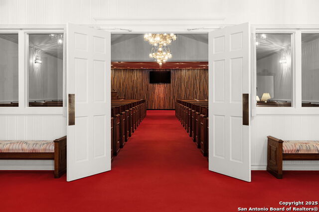 Listing photo id 15 for 1071 Fm 2673