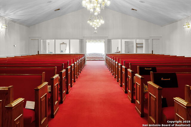 Listing photo id 17 for 1071 Fm 2673