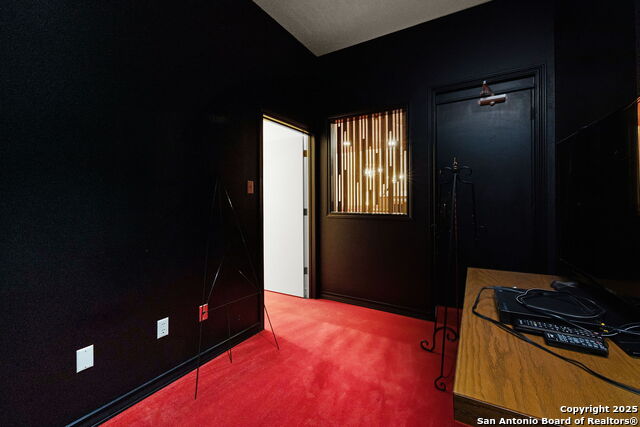 Listing photo id 18 for 1071 Fm 2673