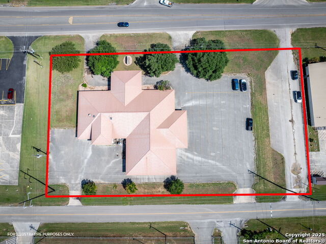 Listing photo id 3 for 1071 Fm 2673