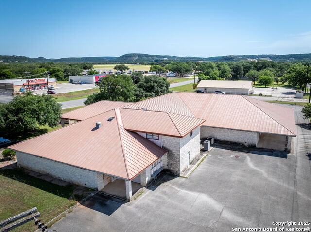 Listing photo id 4 for 1071 Fm 2673