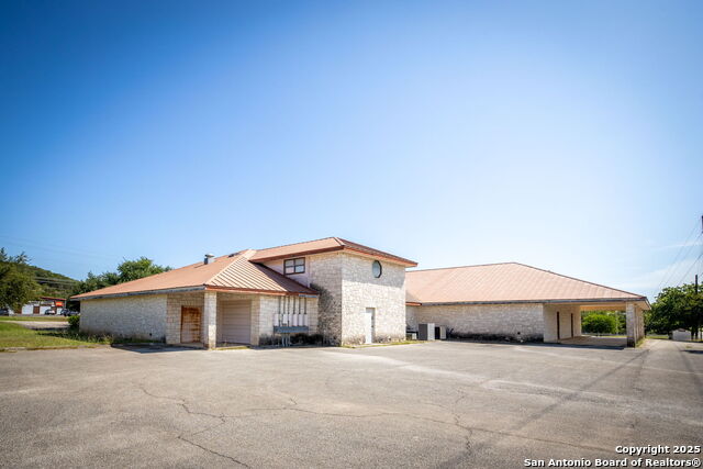 Listing photo id 7 for 1071 Fm 2673