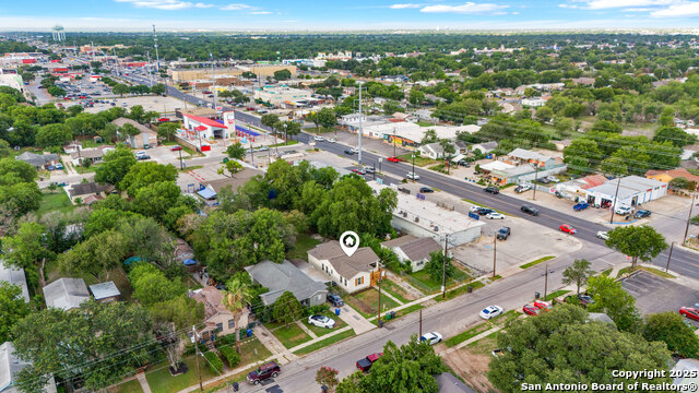 Image 31 of 35 For 114 E Mayfield
