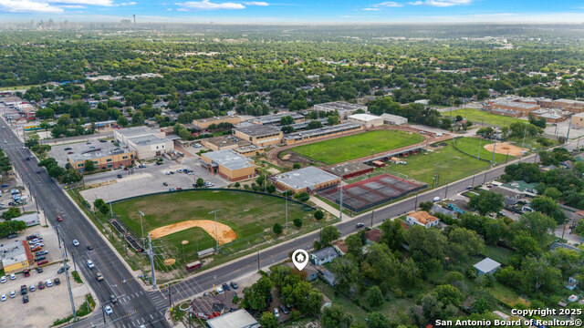 Image 34 of 35 For 114 E Mayfield
