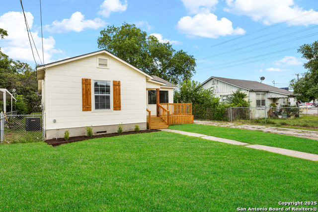 Image 6 of 35 For 114 E Mayfield