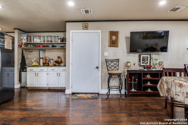 Image 13 of 25 For 2926 Lakeland