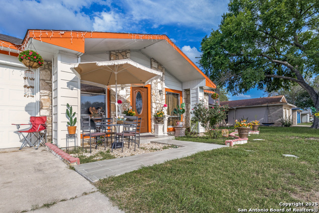 Image 3 of 25 For 2926 Lakeland
