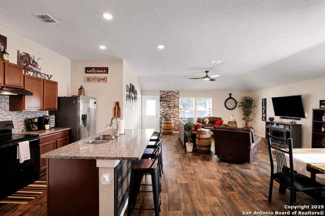 Image 4 of 36 For 5534 Coral Valley