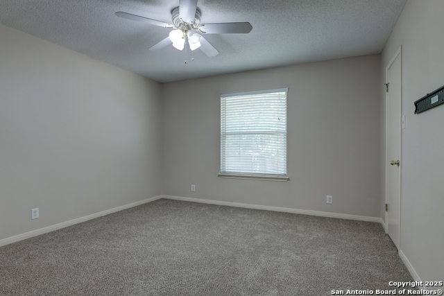 Listing photo id 11 for 5711 Timberhurst