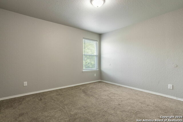 Listing photo id 23 for 7030 Plains Way