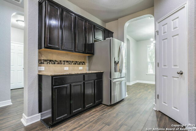 Listing photo id 7 for 7030 Plains Way