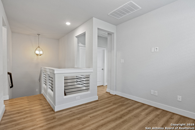 Image 16 of 32 For 8851 Oakland Rd Unit 10