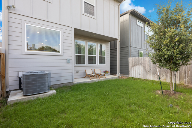 Image 24 of 32 For 8851 Oakland Rd Unit 10
