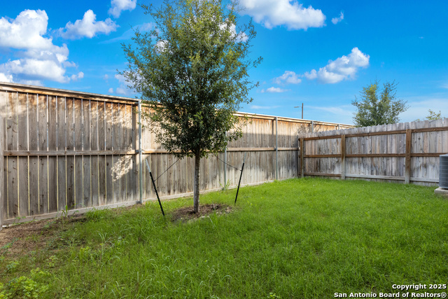 Image 25 of 32 For 8851 Oakland Rd Unit 10