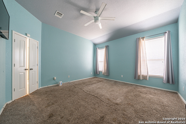 Listing photo id 10 for 10736 Gemsbuck Lodge
