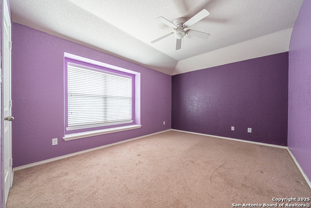 Listing photo id 19 for 10736 Gemsbuck Lodge