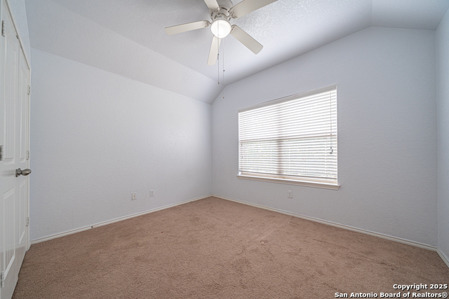 Listing photo id 23 for 10736 Gemsbuck Lodge