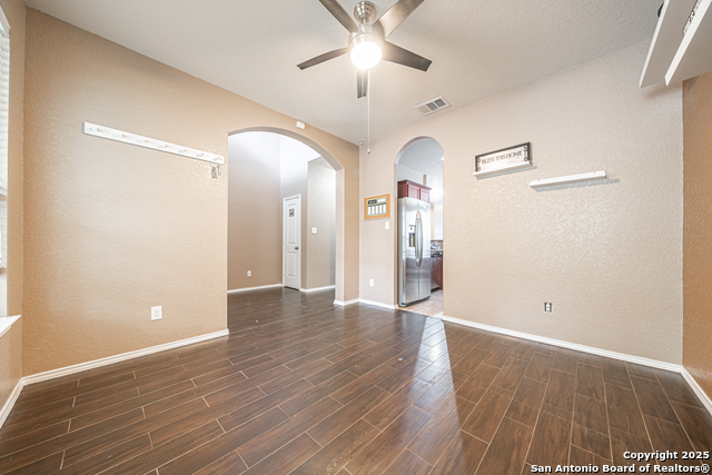 Listing photo id 4 for 10736 Gemsbuck Lodge