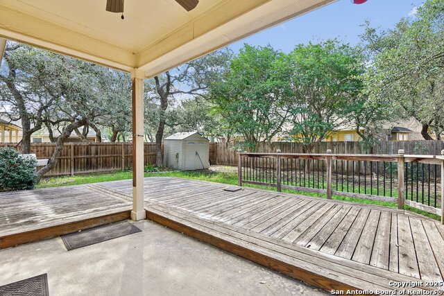 Listing photo id 21 for 21734 Seminole Oaks