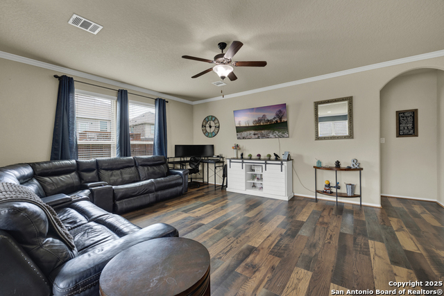 Listing photo id 9 for 2330 Broken Wheel Ln