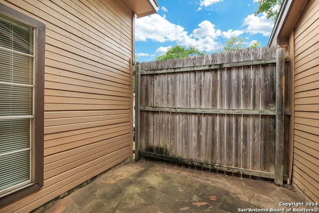 Image 15 of 26 For 9503 Elm Gln