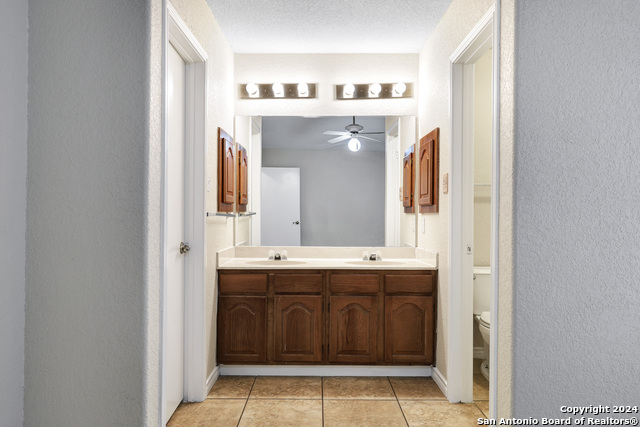 Image 18 of 26 For 9503 Elm Gln